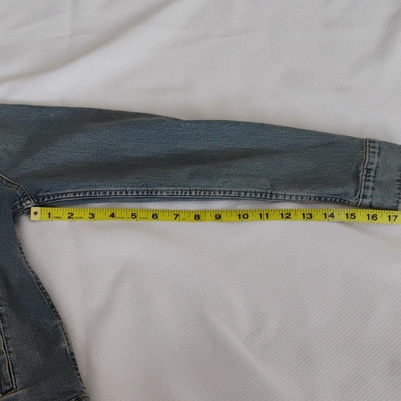 Lucky Brand Tomboy Trucker Distressed Denim Jacket - Like New Small - Picture 7 of 7